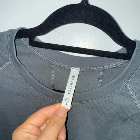 Athleta Momentum Seamless Tee size S - Picture 3 of 4
